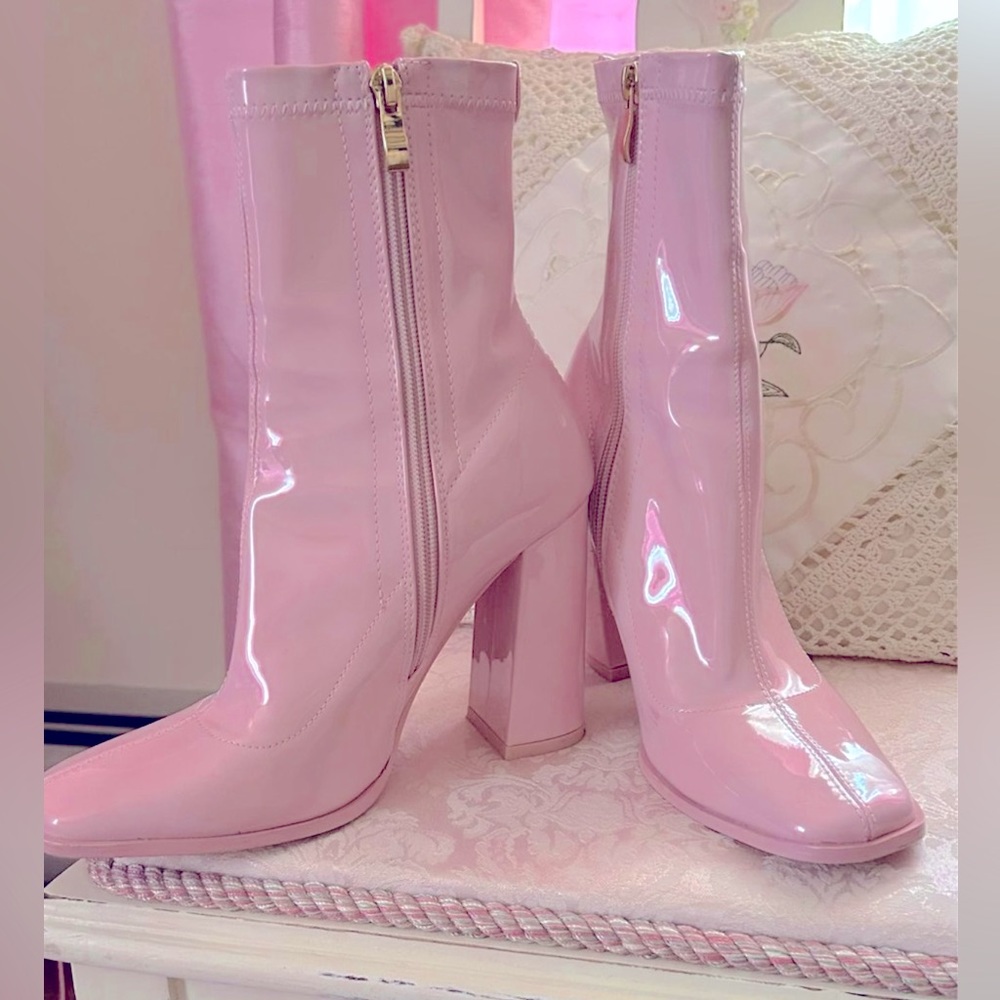 Barbie Pink Azalea Bootie. Pink. Size 6.5